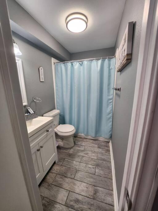 Blue Shark *b2* @ Bellaire 1br King Near Medical Center * Houston