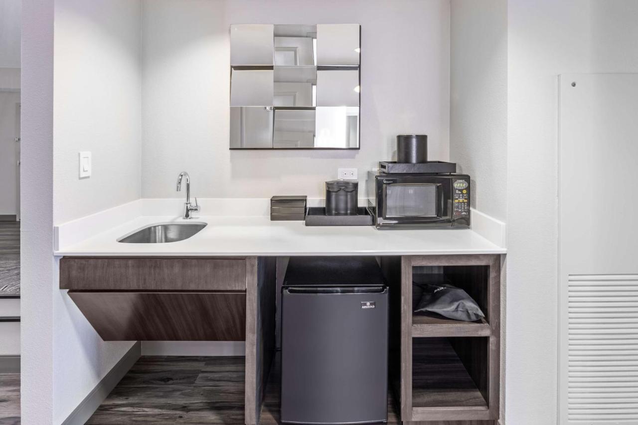 Embassy By Hilton Houston-energy Corridor Hotel 4*