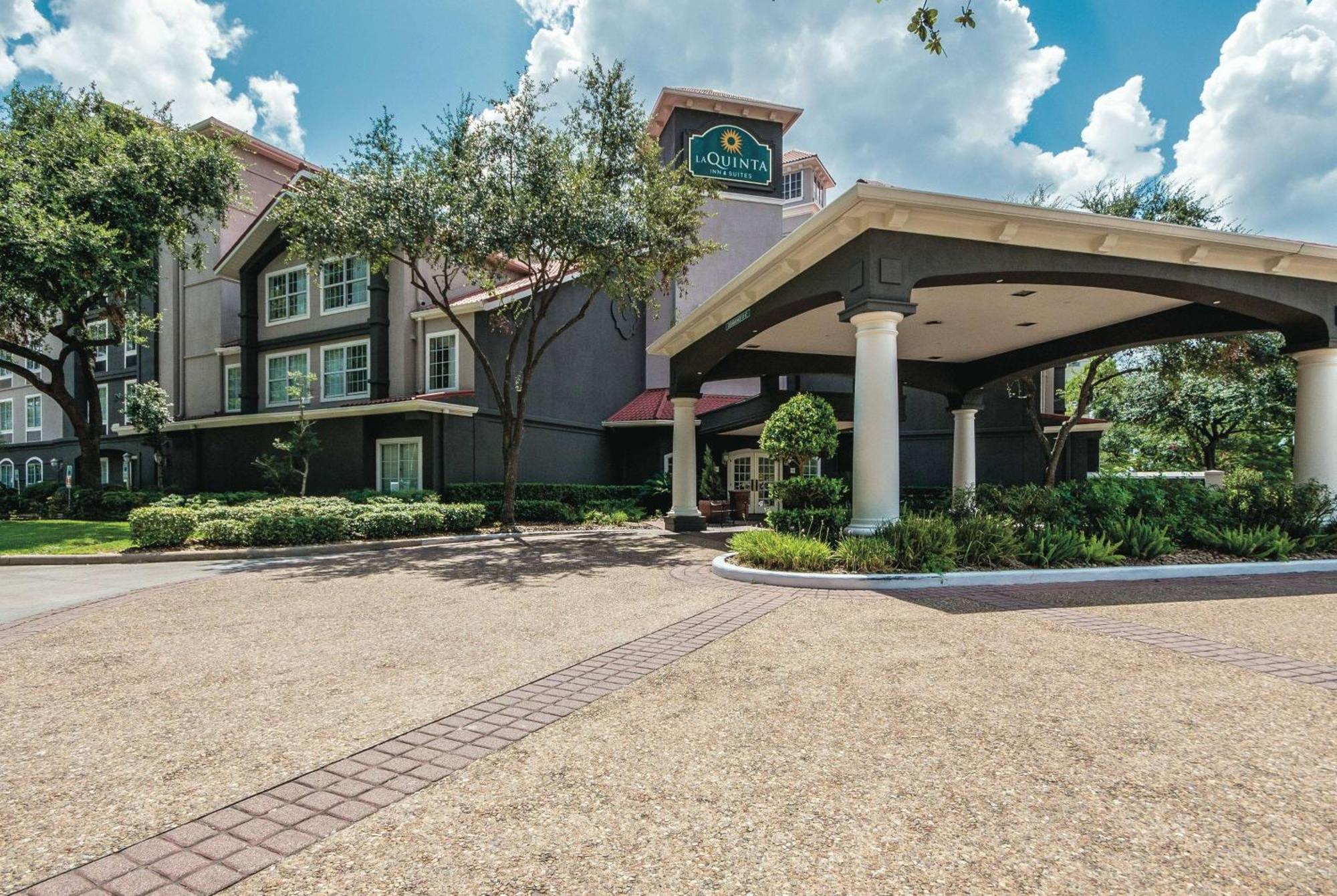 La Quinta & By Wyndham Bush Iah South