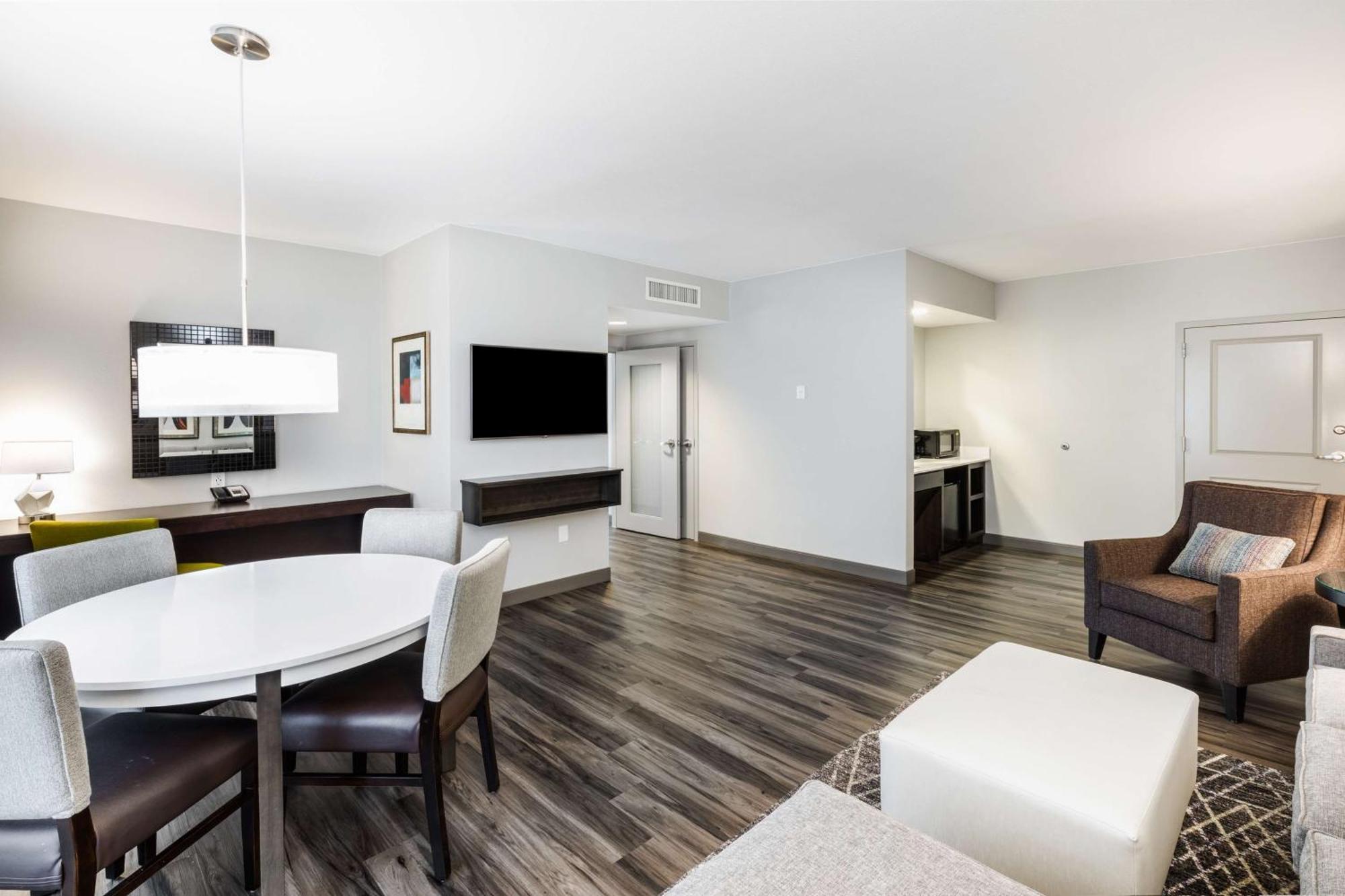 Embassy By Hilton Houston-energy Corridor Hotel