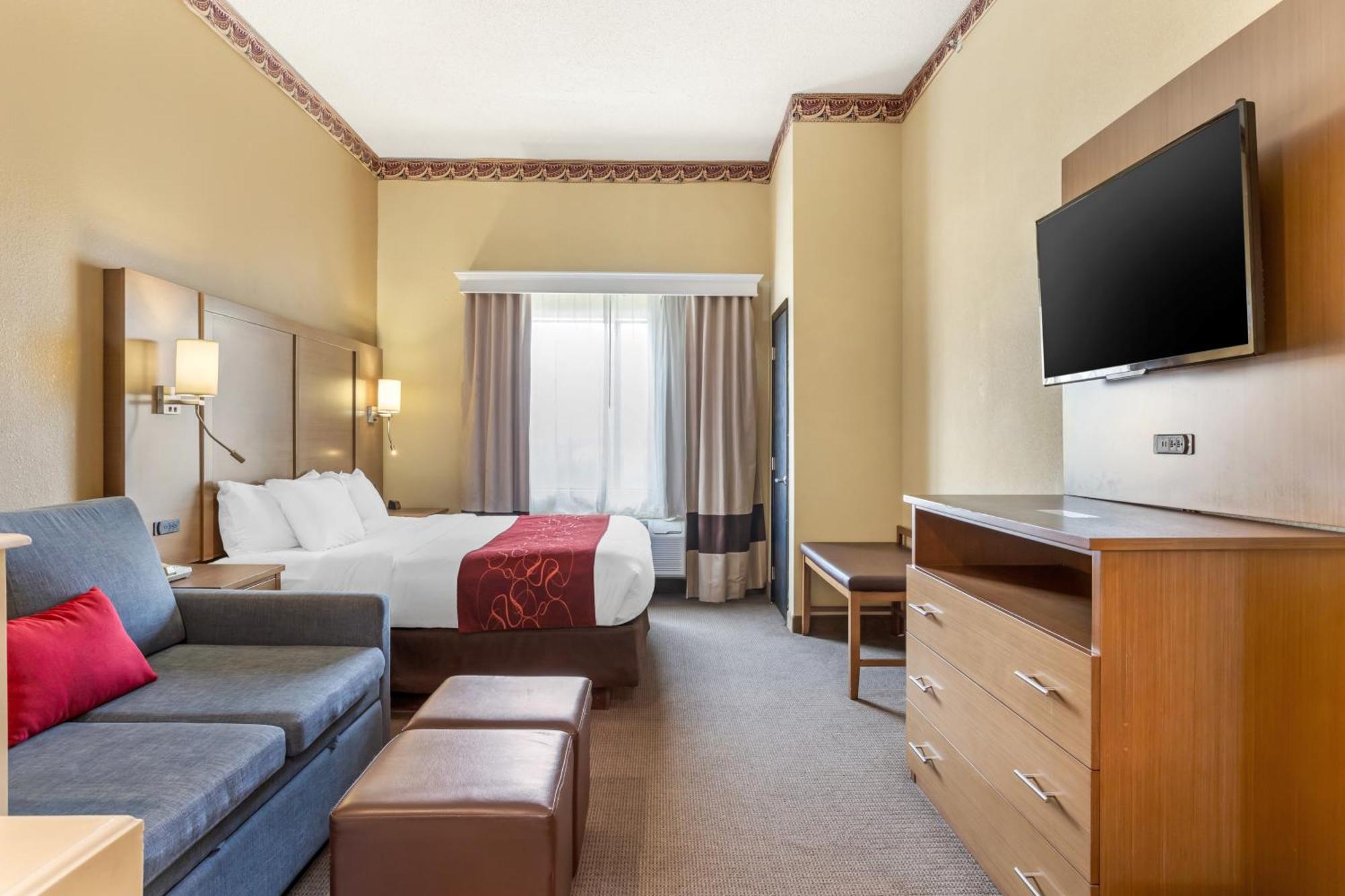 Comfort Bush Intercontinental Airport 3*