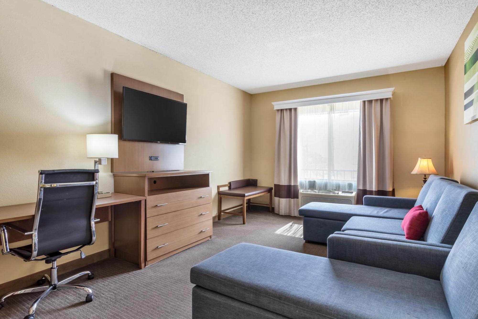Comfort Bush Intercontinental Airport