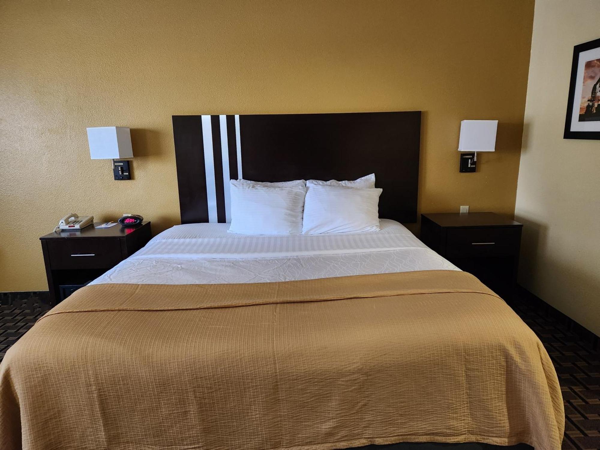 Days & By Wyndham Sam Tollway 3*