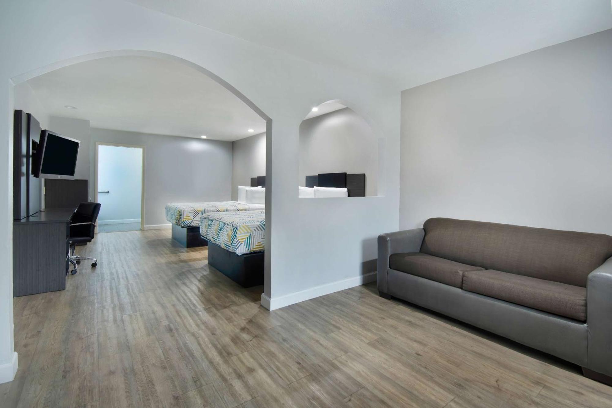 6 Houston, Tx - I-10 West Hotel 2*