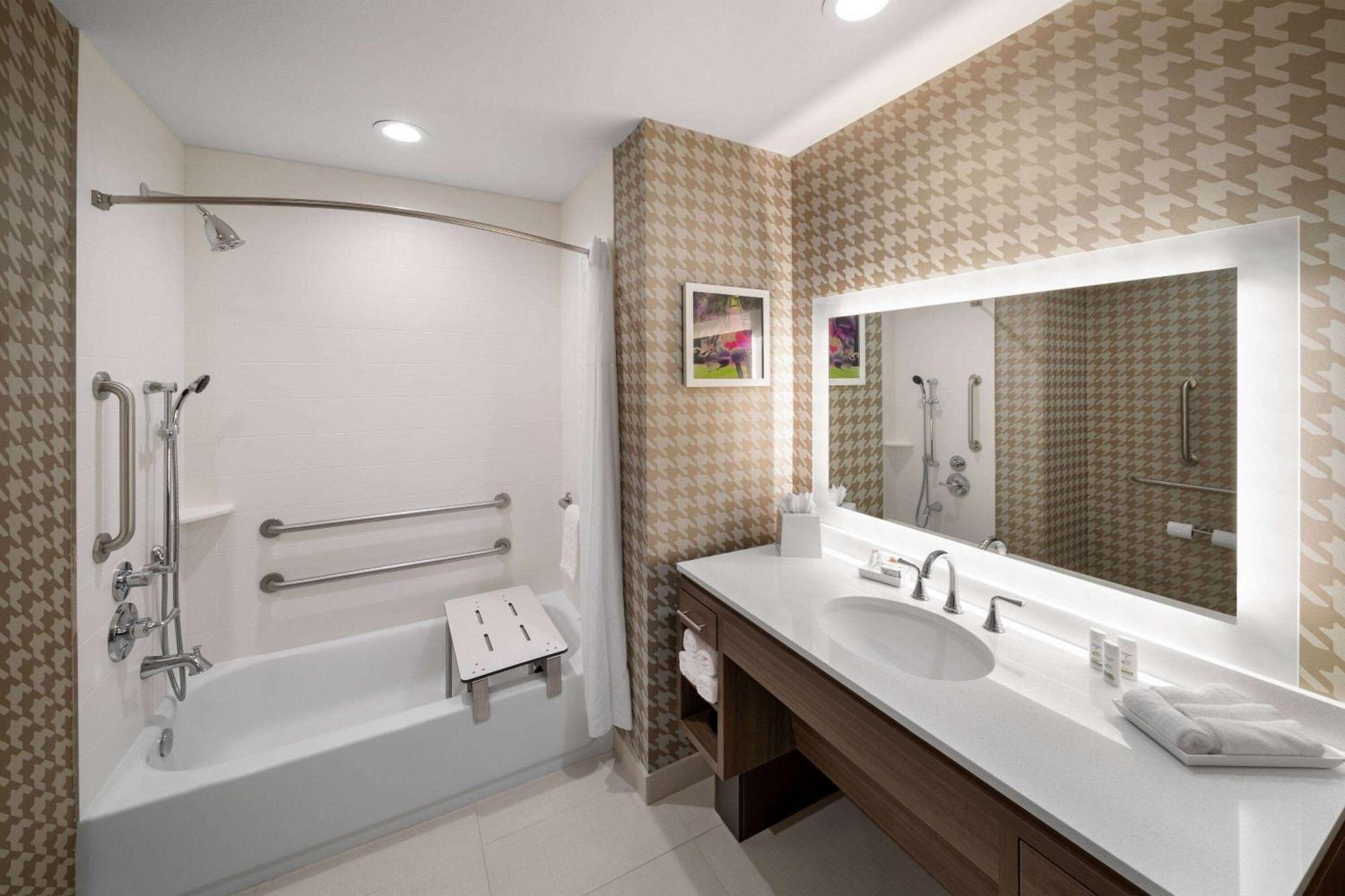 Hawthorn Extended By Wyndham Kingwood Hotel 3*