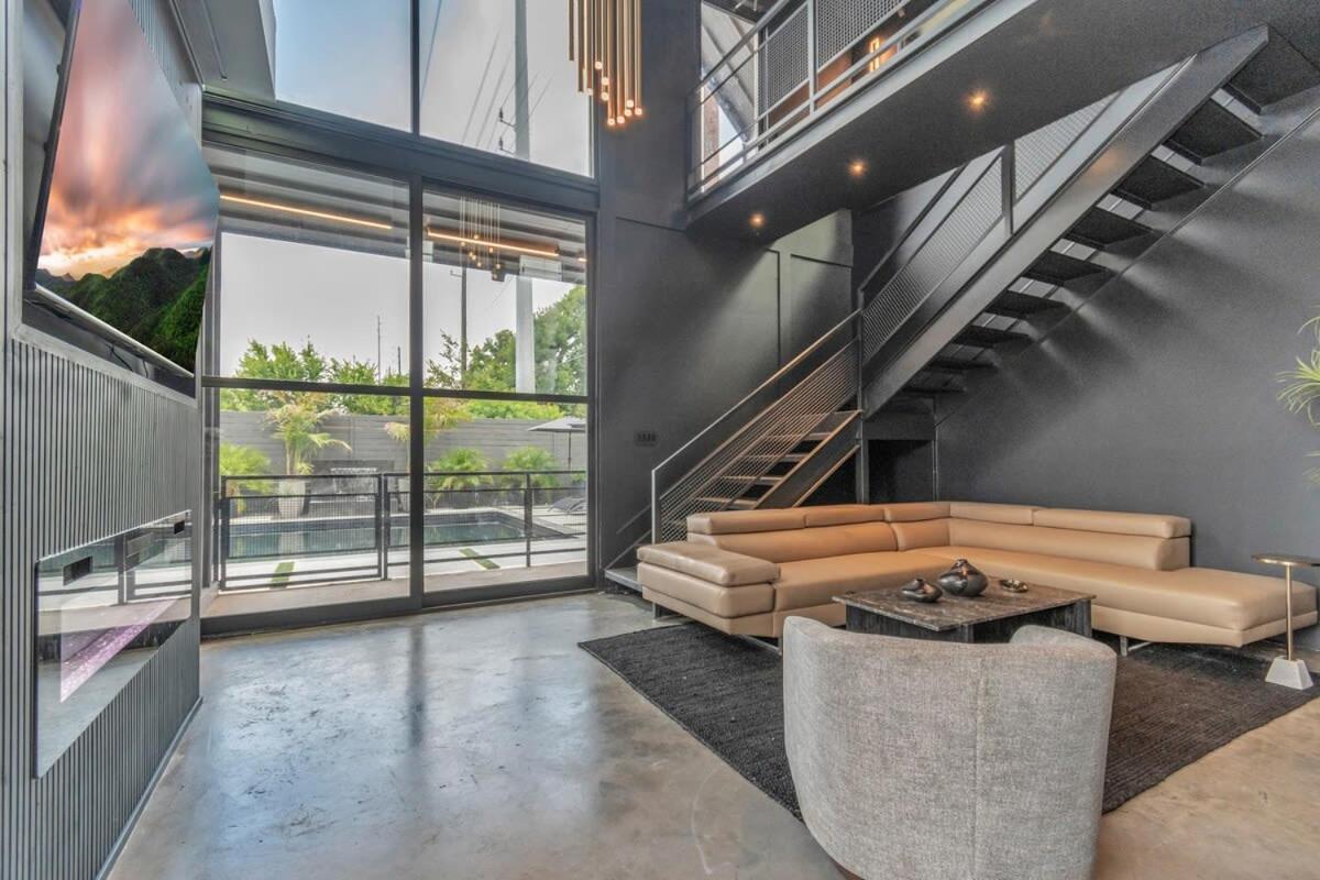 Poolside Loft: Great For Events Holiday home Houston