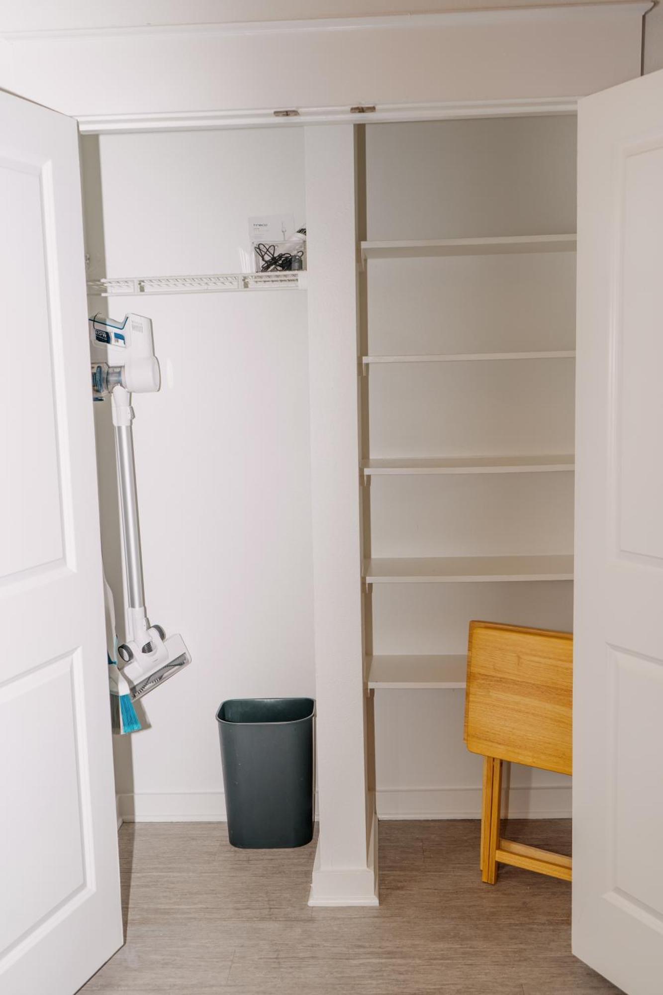 Downtown/midtown Loft-pool-free Parking Apartment