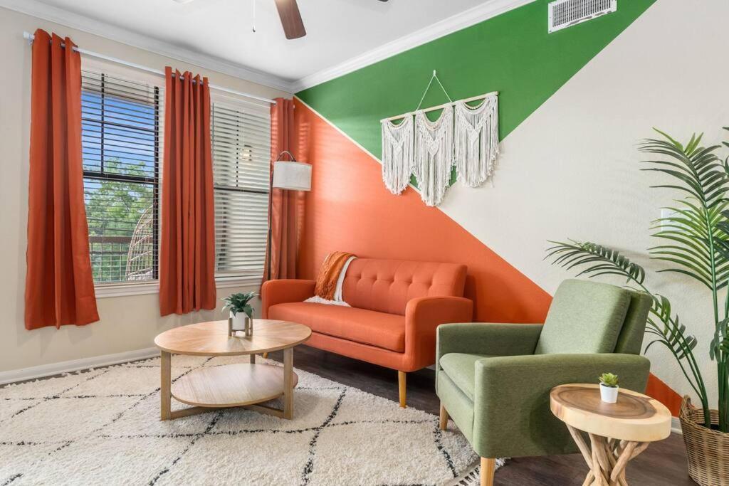 Apartment Modish King Bed W/ Pool & Gym *