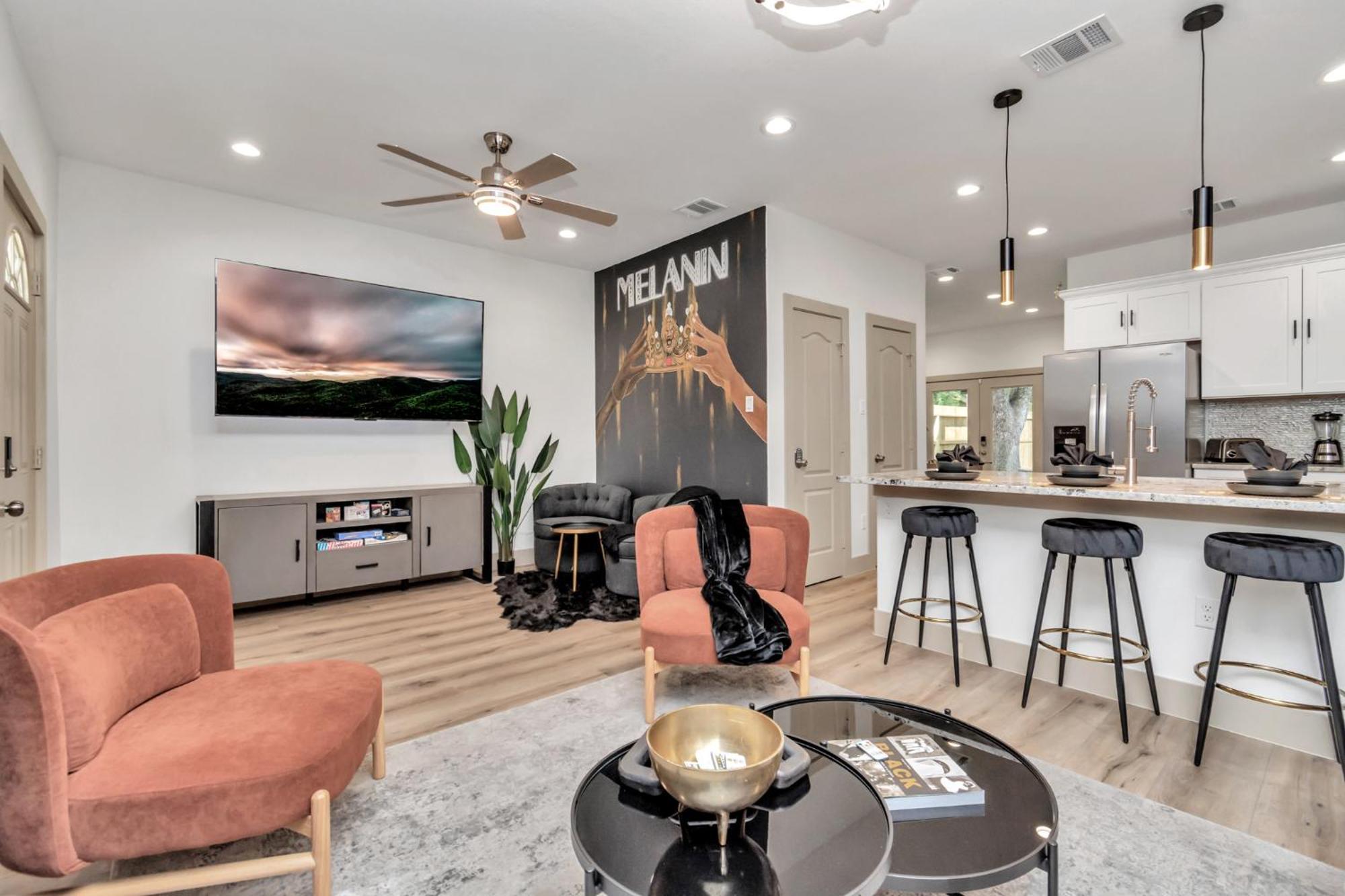 2 Homes! Sleeps 18, Games, Gated Parking & More! *