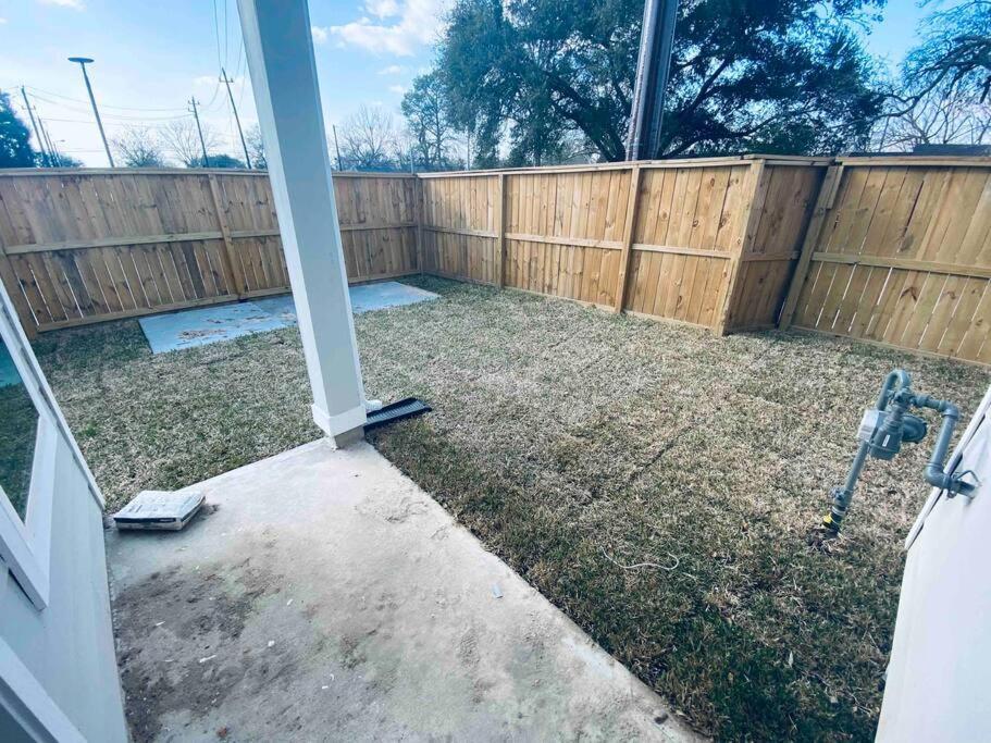 The Holistic Hideaway - Gated Community Houston