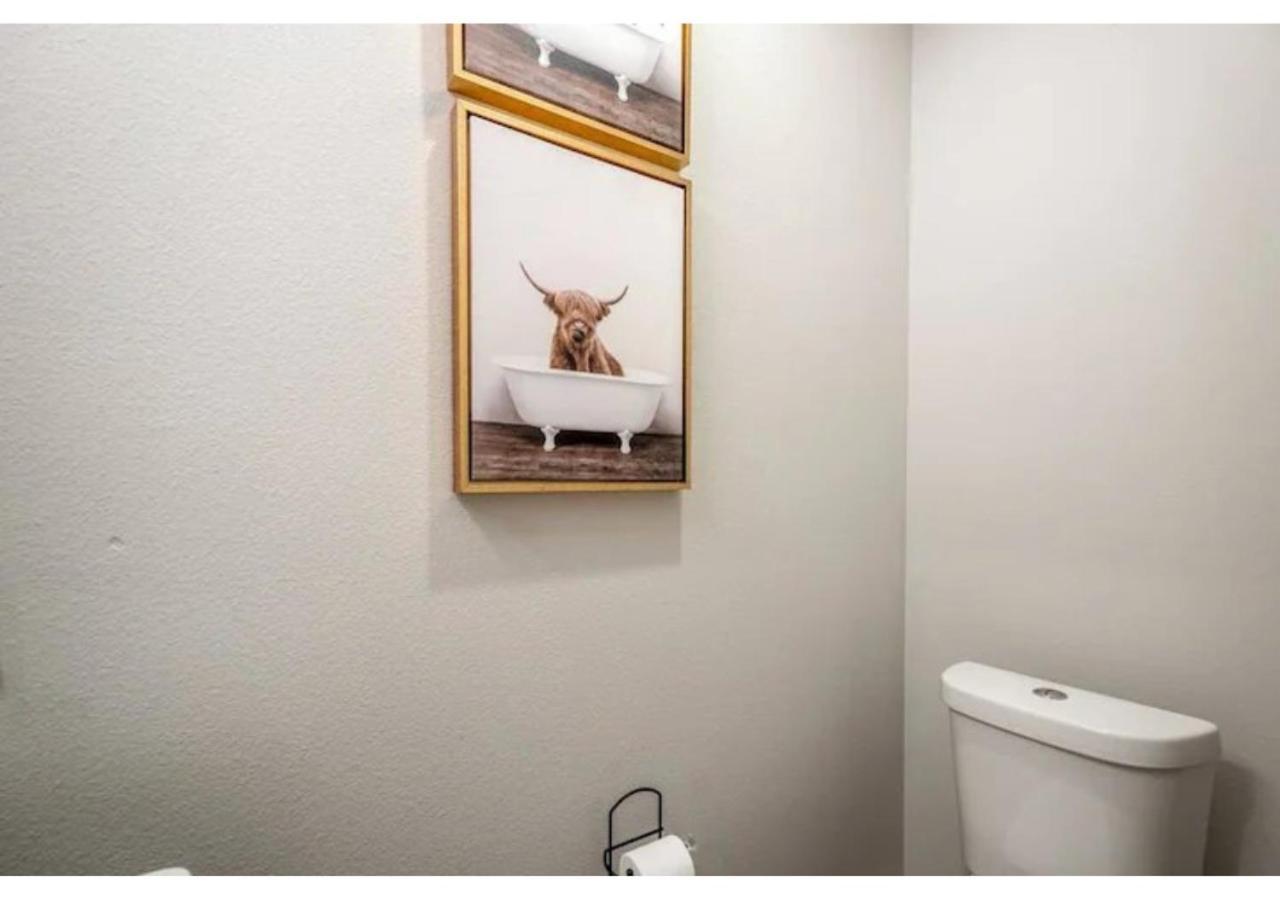 Spacious 3 Bed House Near Md Anderson With Free Parking & Wi-fi * Houston