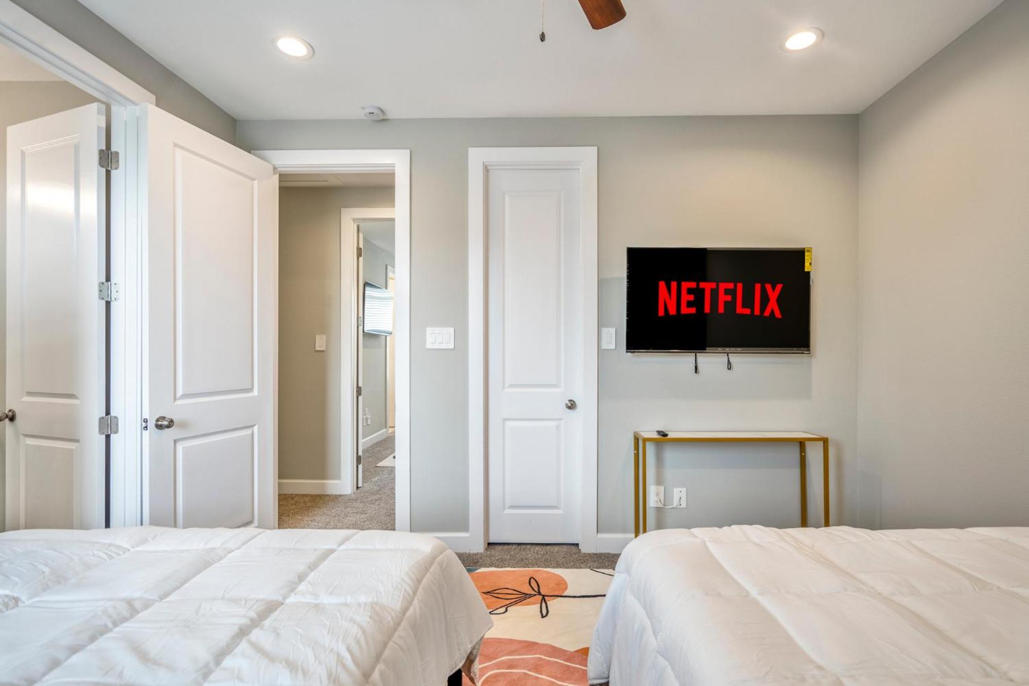 Spacious 3 Bed House Near Md Anderson With Free Parking & Wi-fi Houston