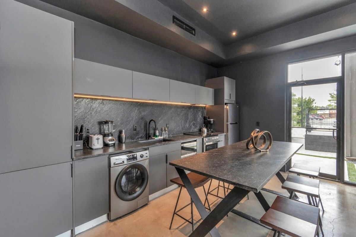 Poolside Loft: Great For Events