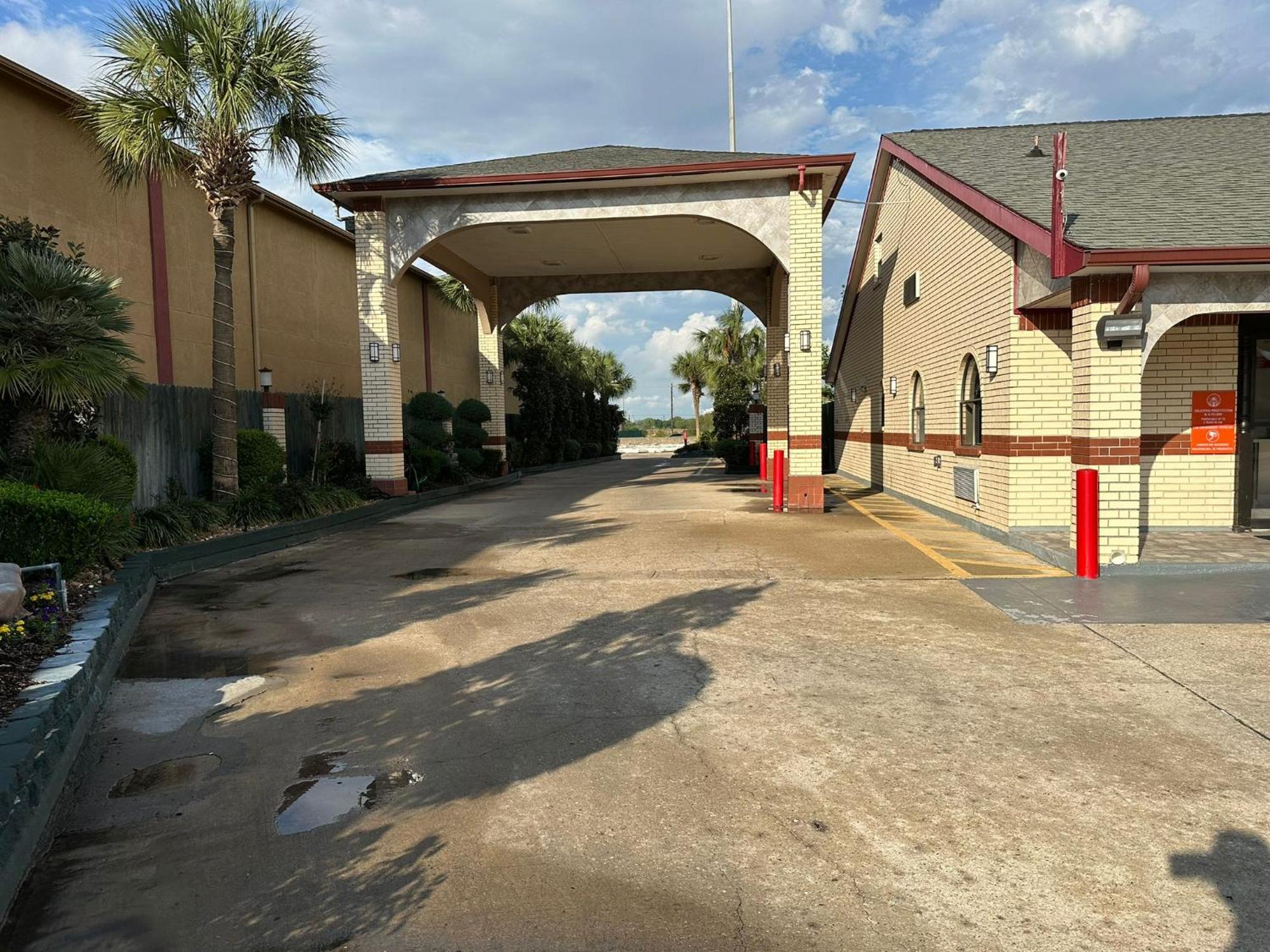 Hotel Palace I-45 & Bellfort