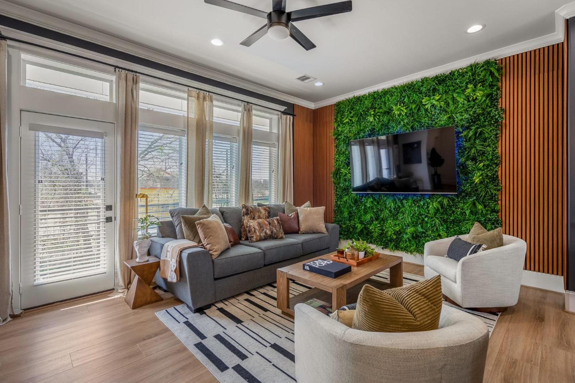 The Haus: Luxxe Rooftop Retreat Holiday home Houston