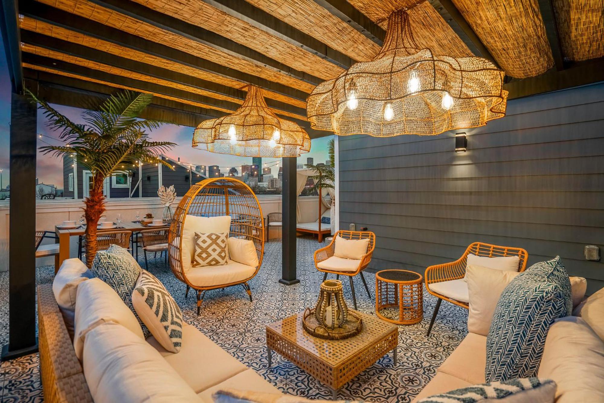 Holiday home The Haus: Luxxe Rooftop Retreat *