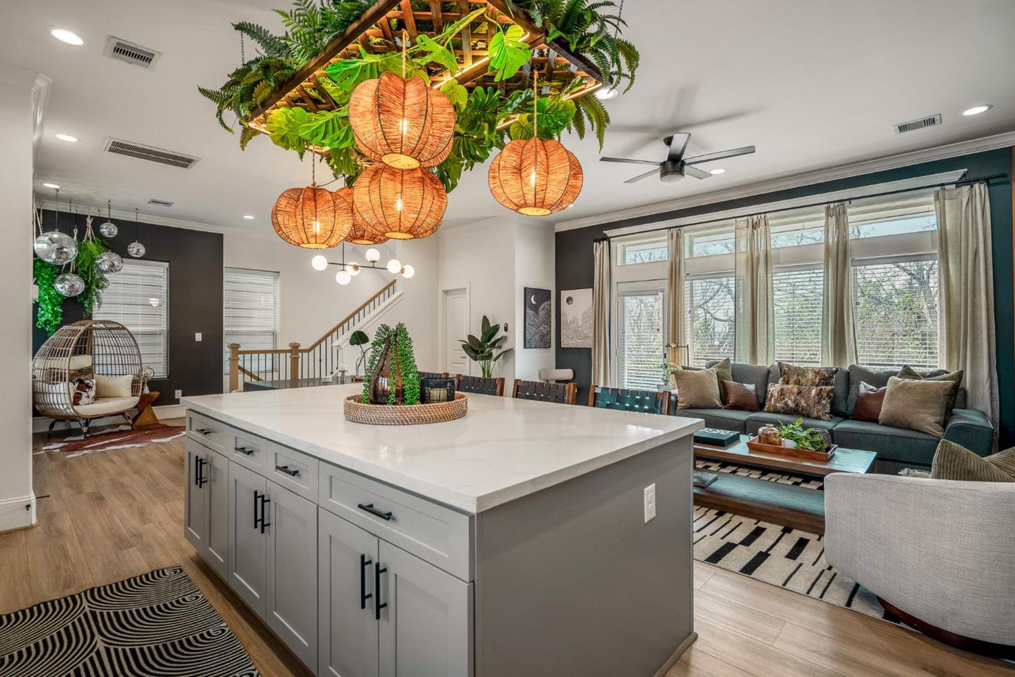 The Haus: Luxxe Rooftop Retreat *
