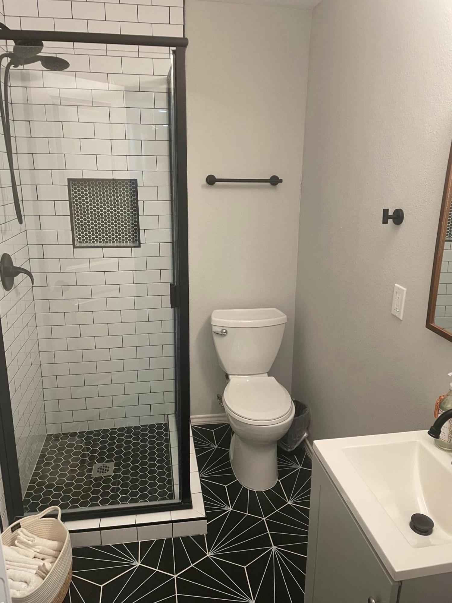 Cozy Heights 2 Bd Bungalow, Walkable Houston