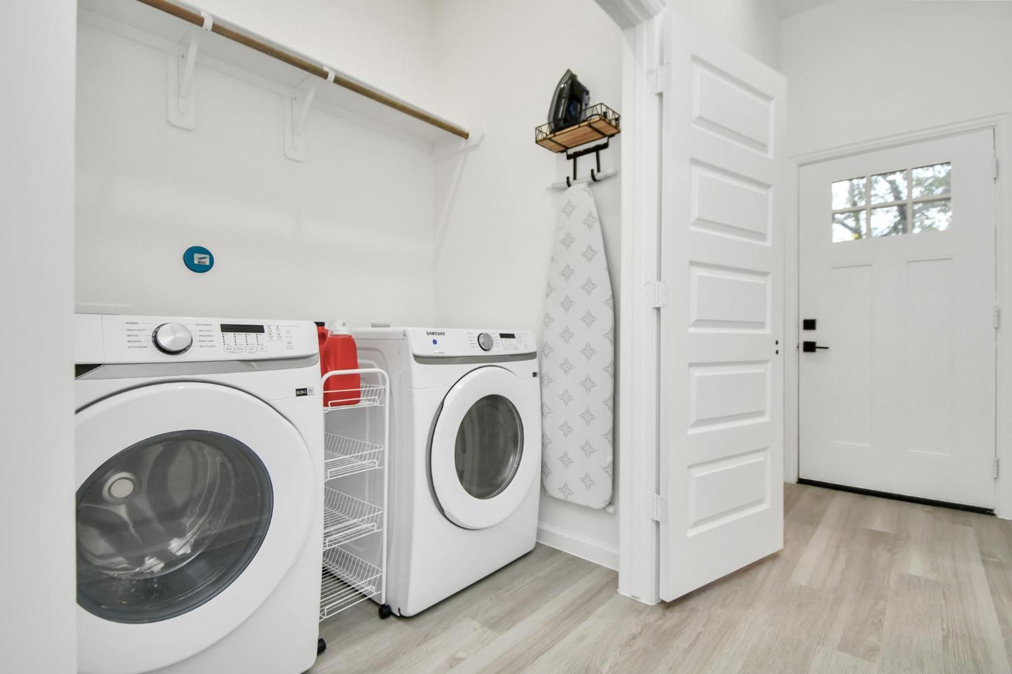 2 Homes•sleeps 18•gated•10 Mins To Dwntwn•smarttvs Holiday home Houston