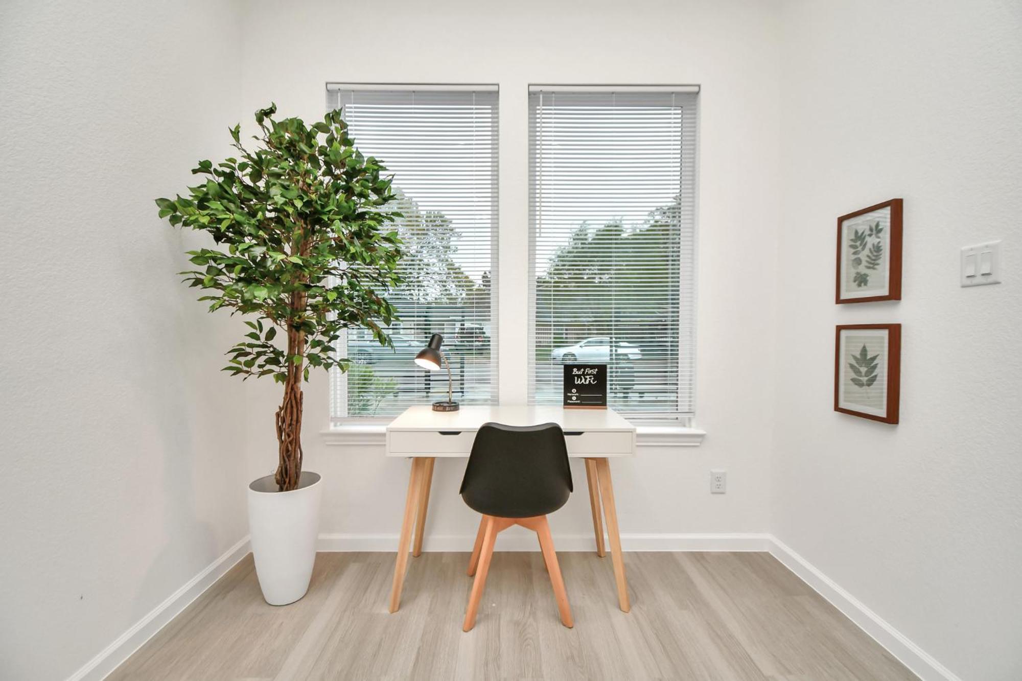 2 Homes•sleeps 18•gated•10 Mins To Dwntwn•smarttvs Holiday home *