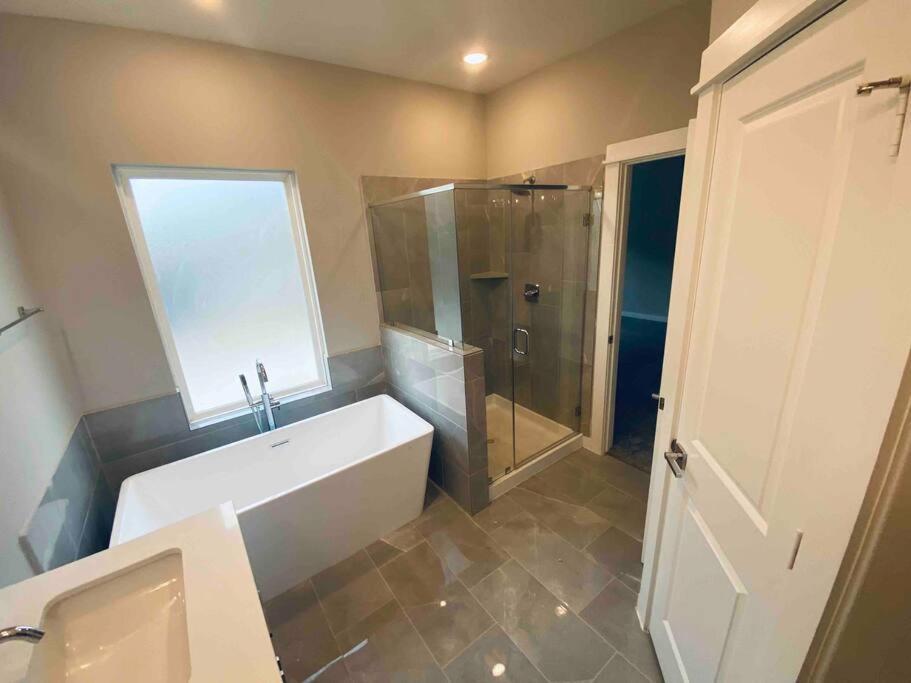 Holiday home The Holistic Hideaway - Gated Community Houston