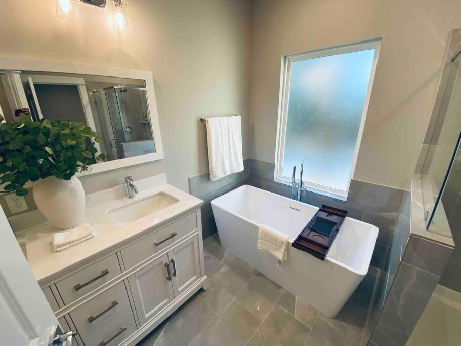 The Holistic Hideaway - Gated Community Holiday home