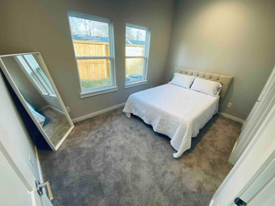 The Holistic Hideaway - Gated Community * Houston
