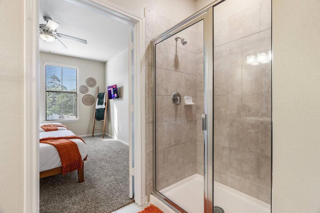 Apartment Modish King Bed W/ Pool & Gym Houston