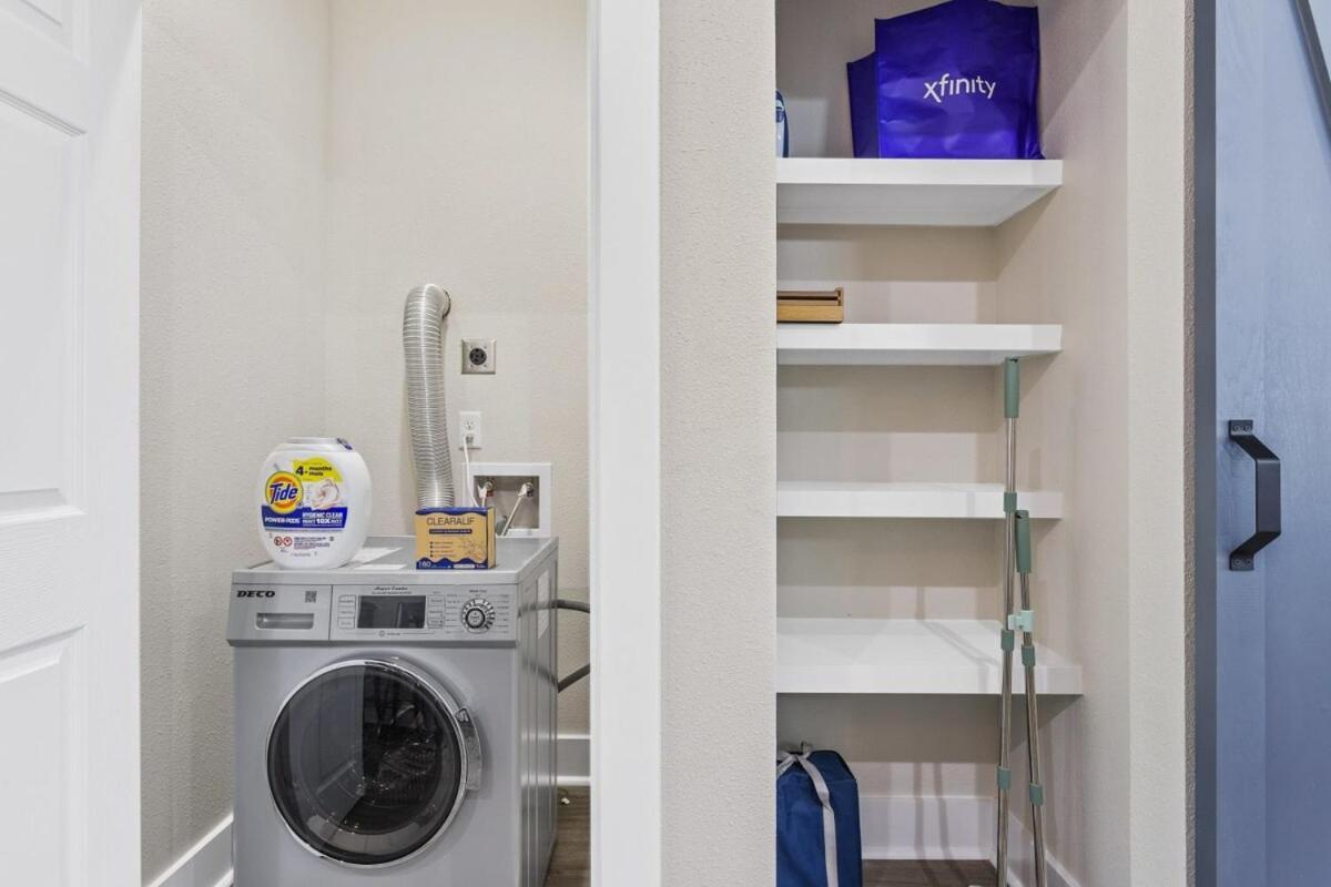 Modern Retreat I Dtown 15 Min Sleeps 12 Parking 4 * Houston