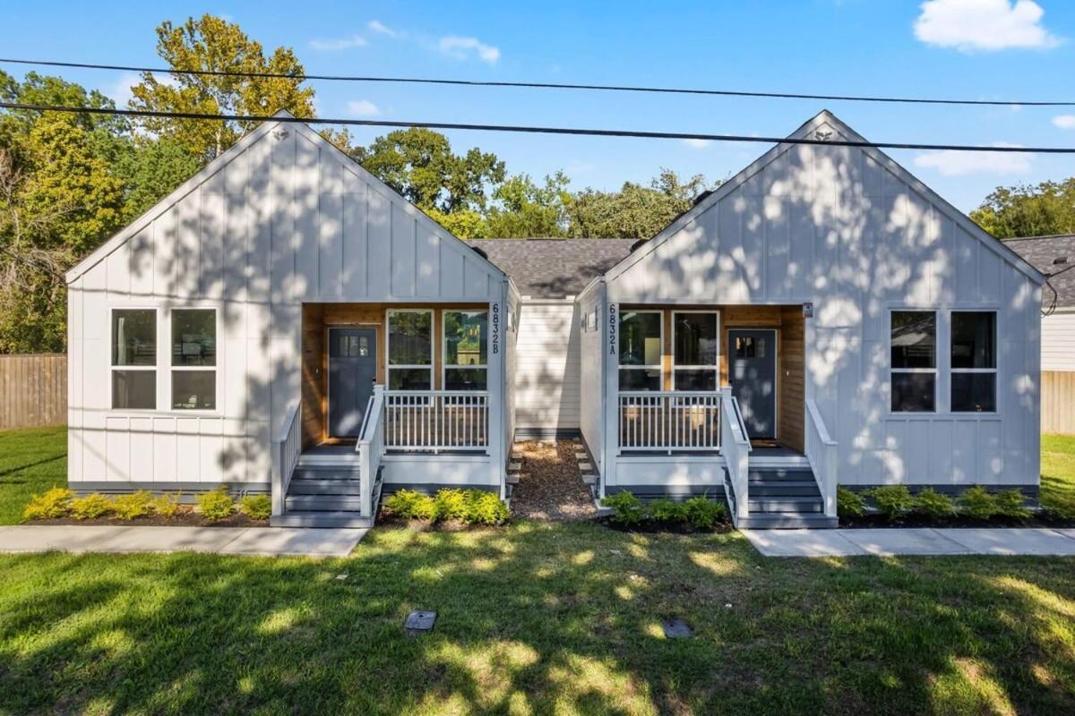 Modern Retreat I Dtown 15 Min Sleeps 12 Parking 4 Holiday home *