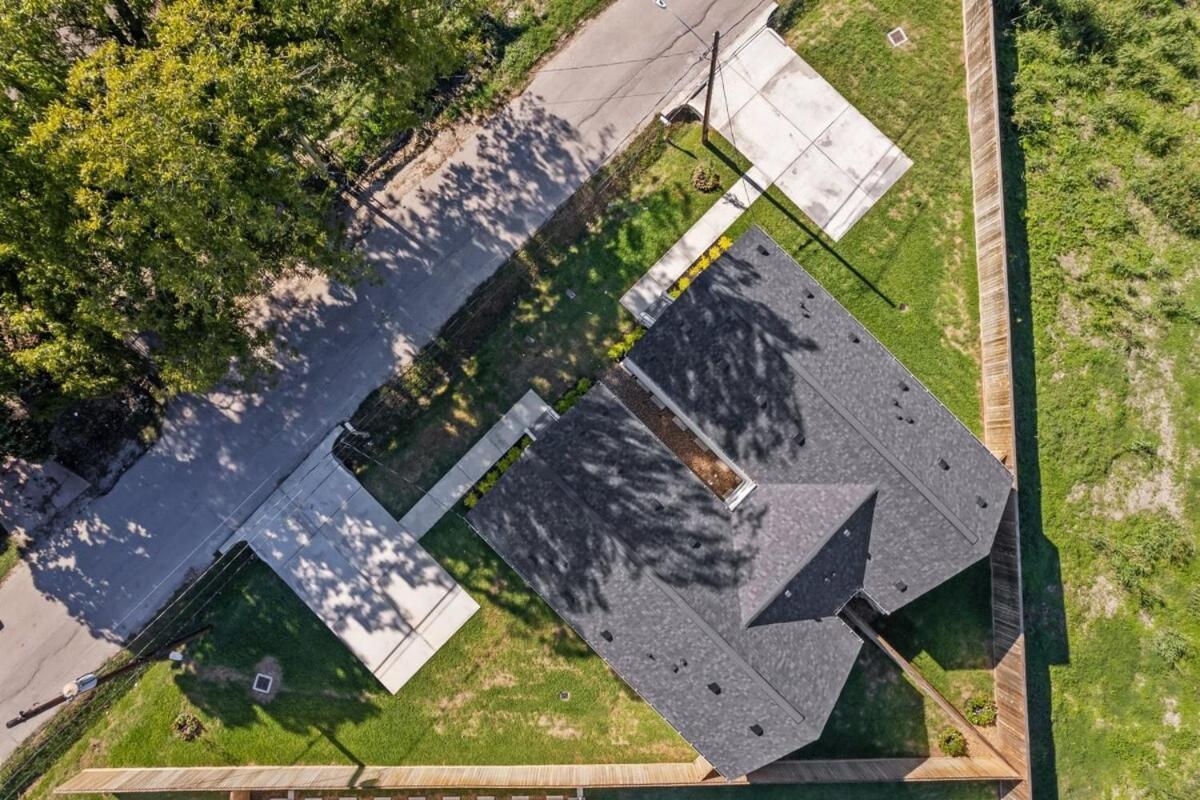 Modern Retreat I Dtown 15 Min Sleeps 12 Parking 4 Holiday home Houston