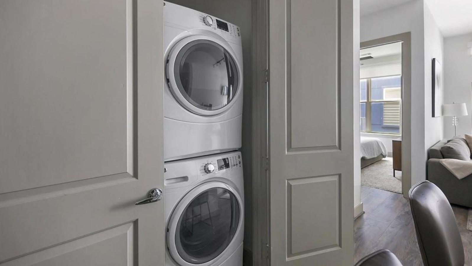 Landing Modern With Amazing Amenities Id1803x06