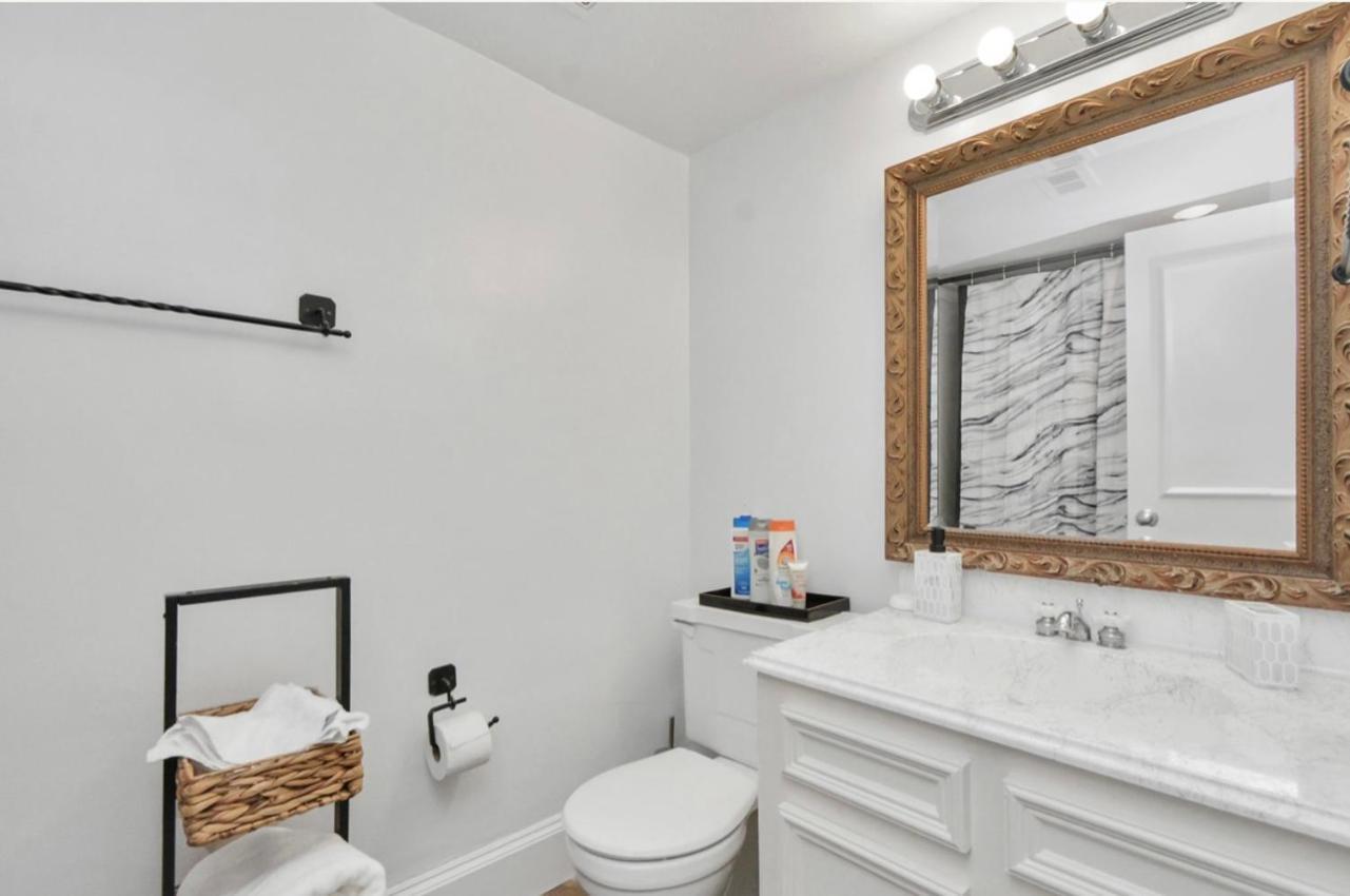 2br Montrose Townhome * Houston
