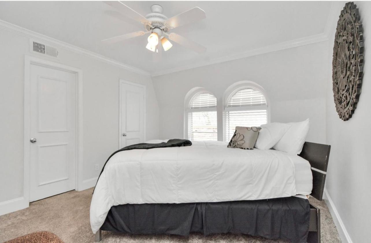 Apartment 2br Montrose Townhome