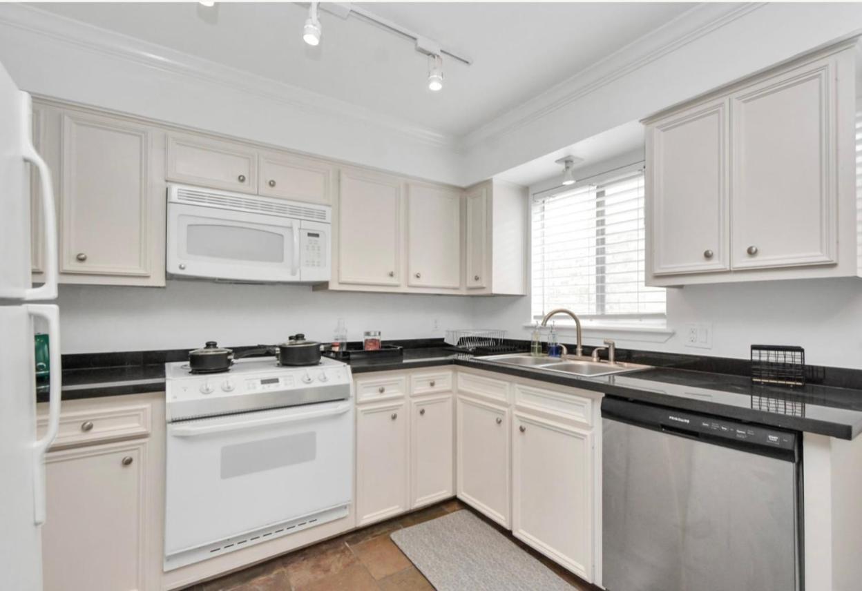 2br Montrose Townhome