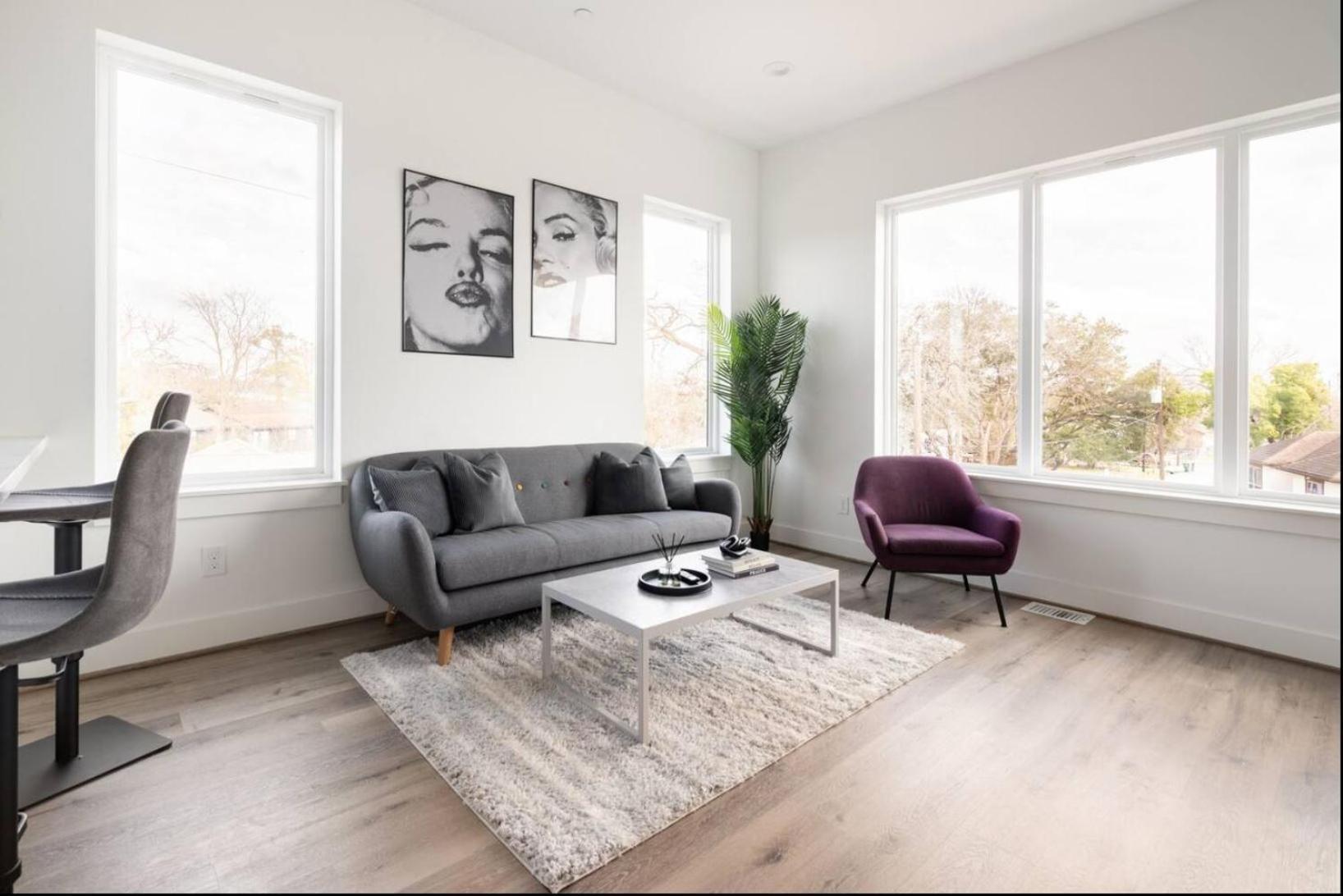 Chic Euro Retreat - 5 Mins To Downtown - King Bed Apartment *
