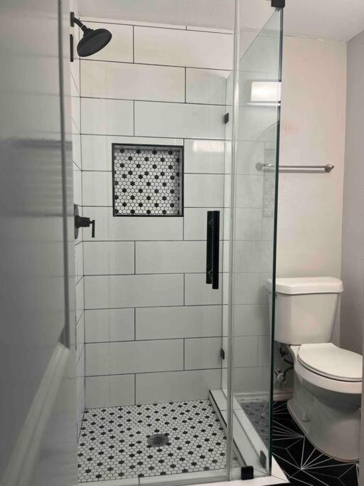 Quaint 1 Bd Close To Downtown *