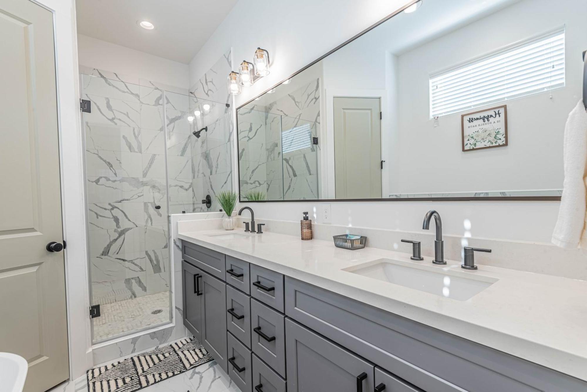 Holiday home Luxury Charming 3br 3bath Free Wi-fi 8 Guests, Gated Home, Downtown Houston