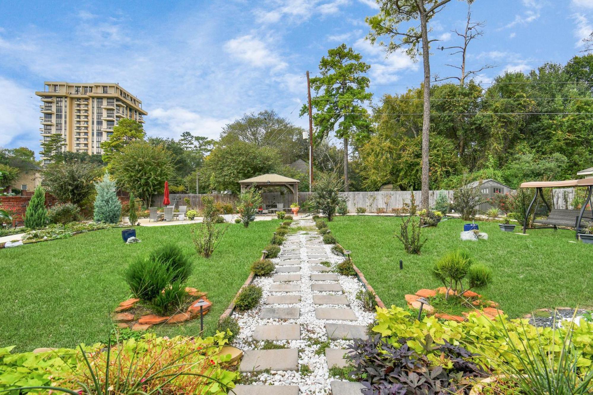 Villa Afra With Huge Garden Houston, Texas