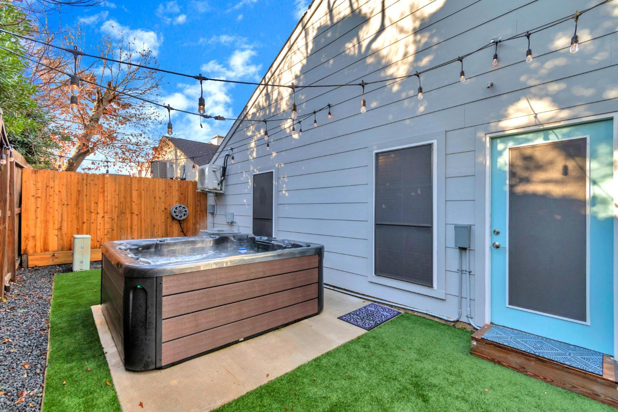 1976 Accessiblegem Jacuzzi Sleep13 Chinatown 20mins Dt Holiday home *