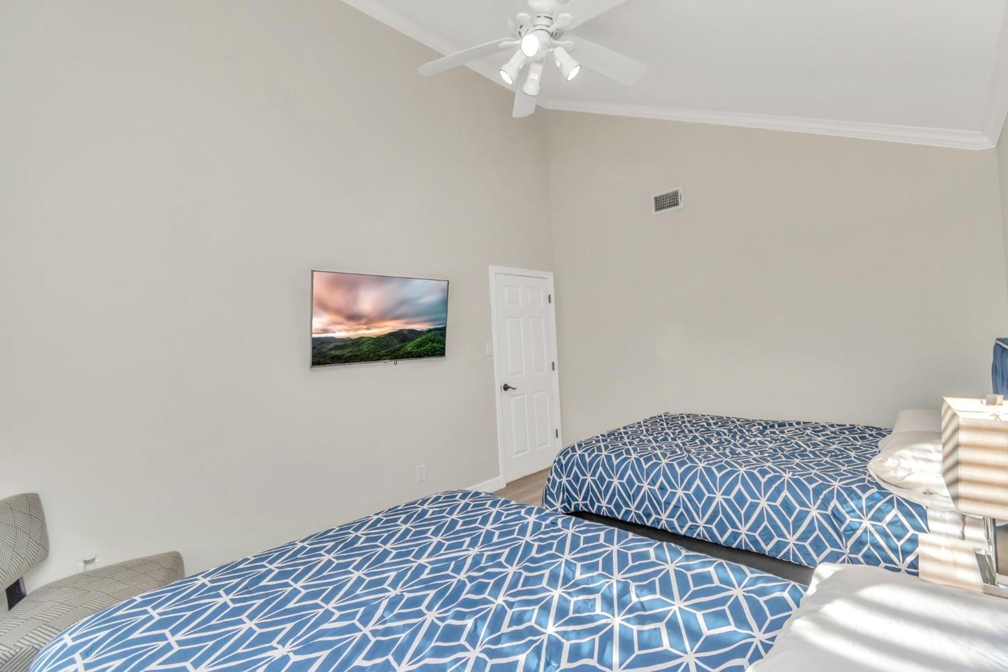 1976 Accessiblegem Jacuzzi Sleep13 Chinatown 20mins Dt Holiday home