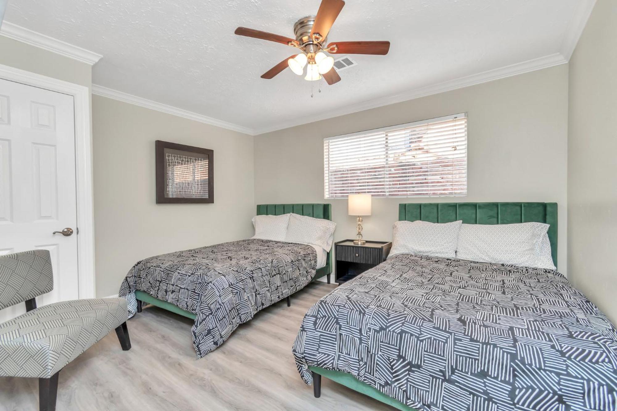 Holiday home 1976 Accessiblegem Jacuzzi Sleep13 Chinatown 20mins Dt Houston