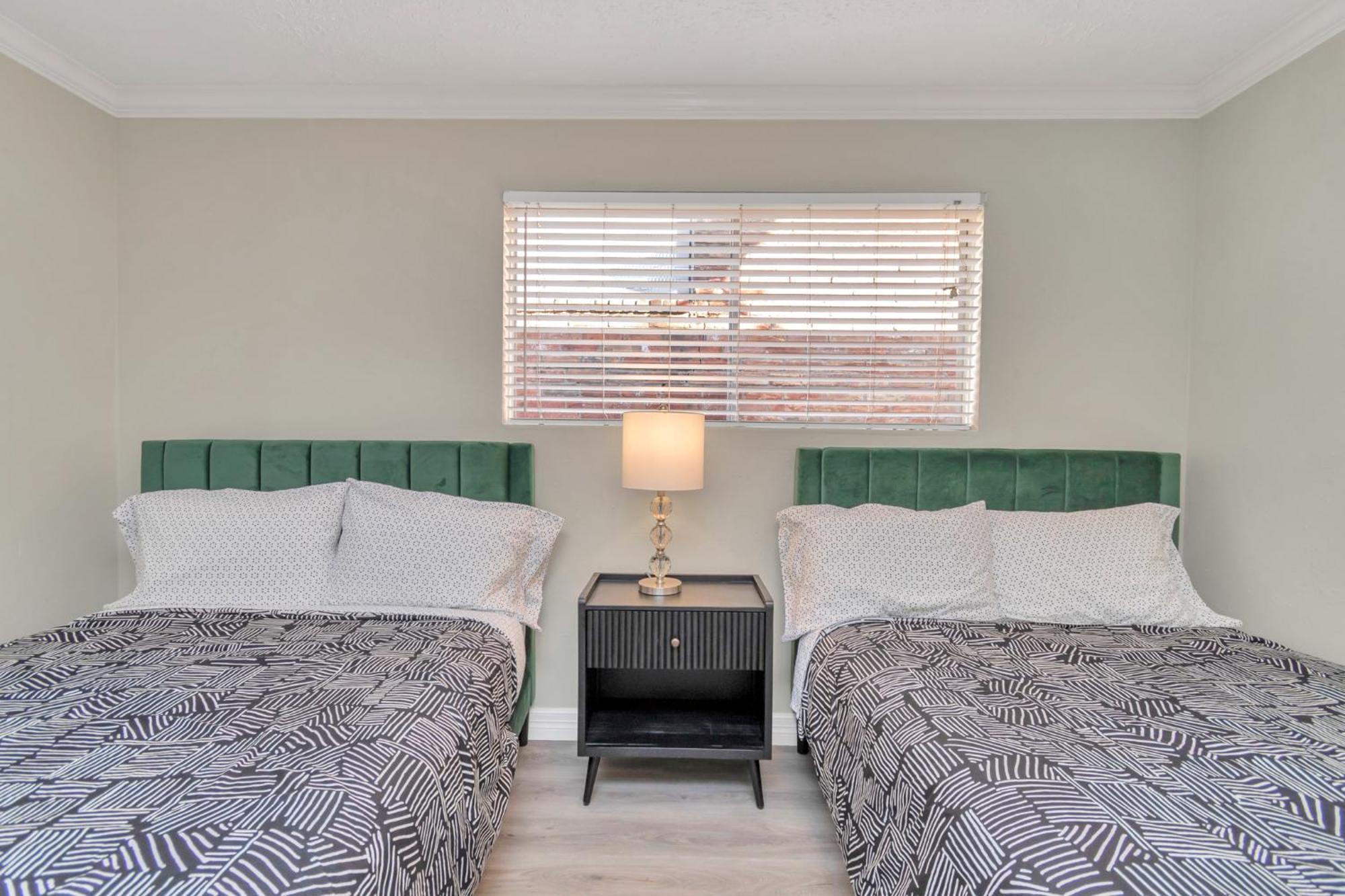 1976 Accessiblegem Jacuzzi Sleep13 Chinatown 20mins Dt