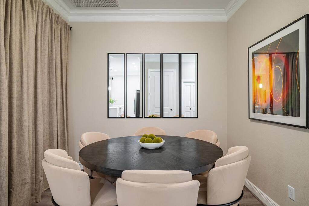 Elegant In Gated Community Holiday home