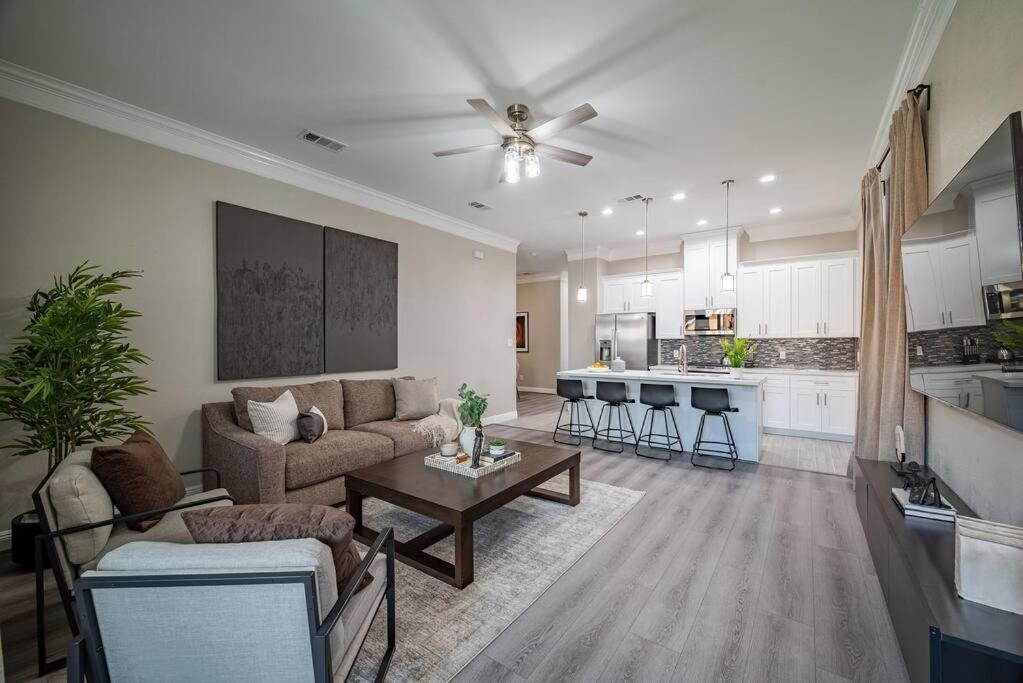 Elegant In Gated Community Holiday home