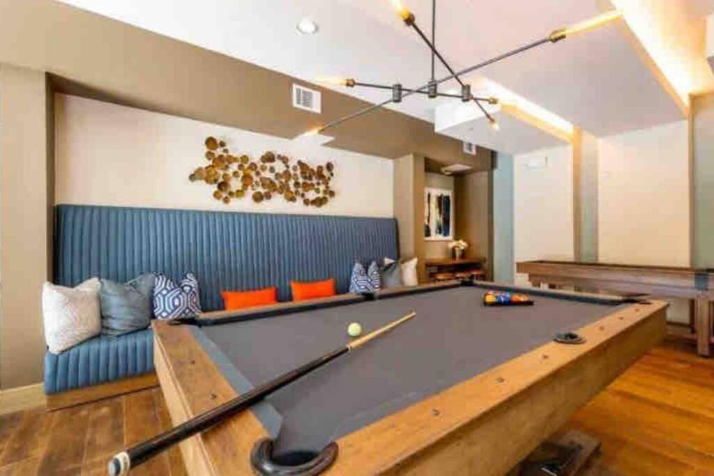 Apartment Fancy Downtown With Pool Gym Lounge Pet Ok Houston