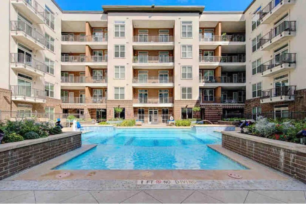 Fancy Downtown With Pool Gym Lounge Pet Ok * Houston