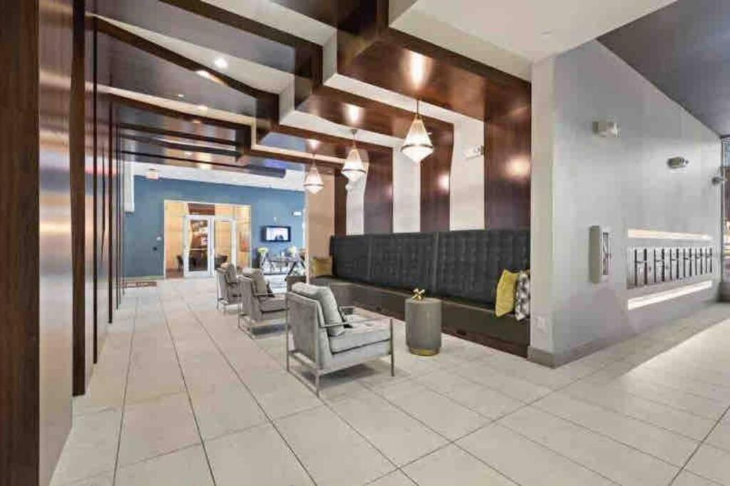 Fancy Downtown With Pool Gym Lounge Pet Ok Apartment Houston