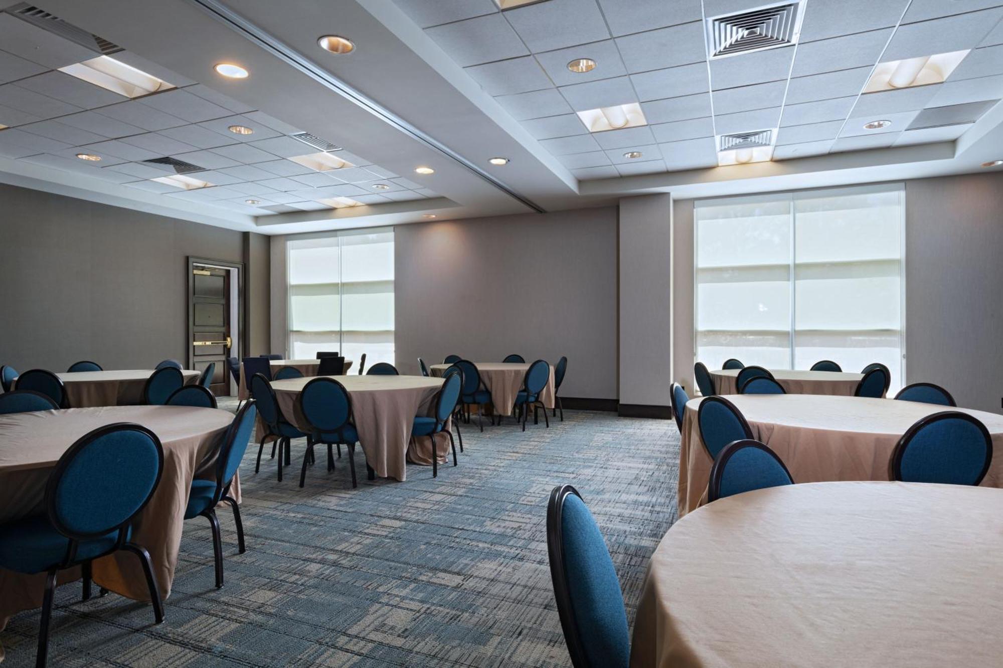 Four Points By Sheraton West 3*