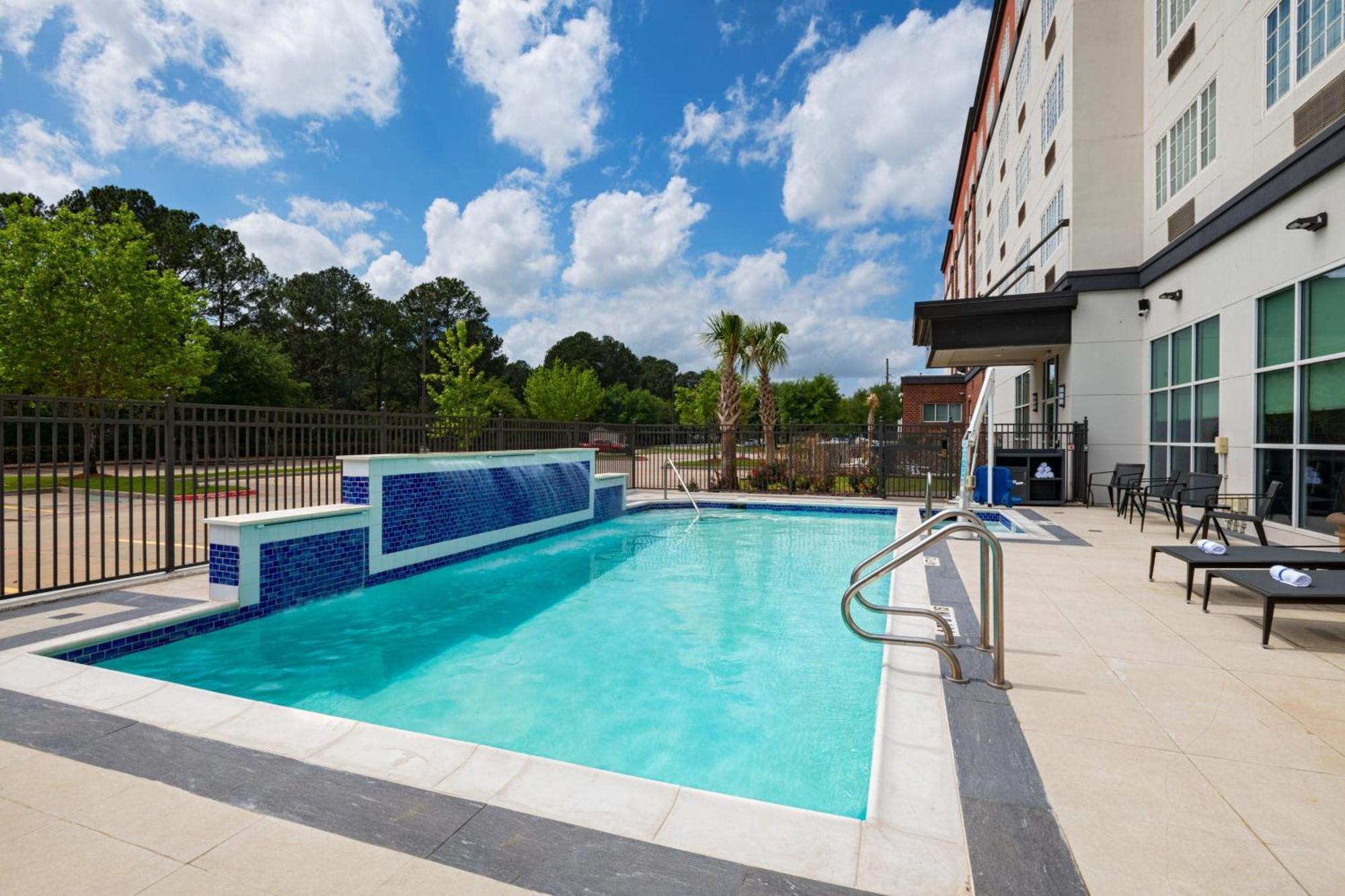 Hotel Four Points By Sheraton West 3*